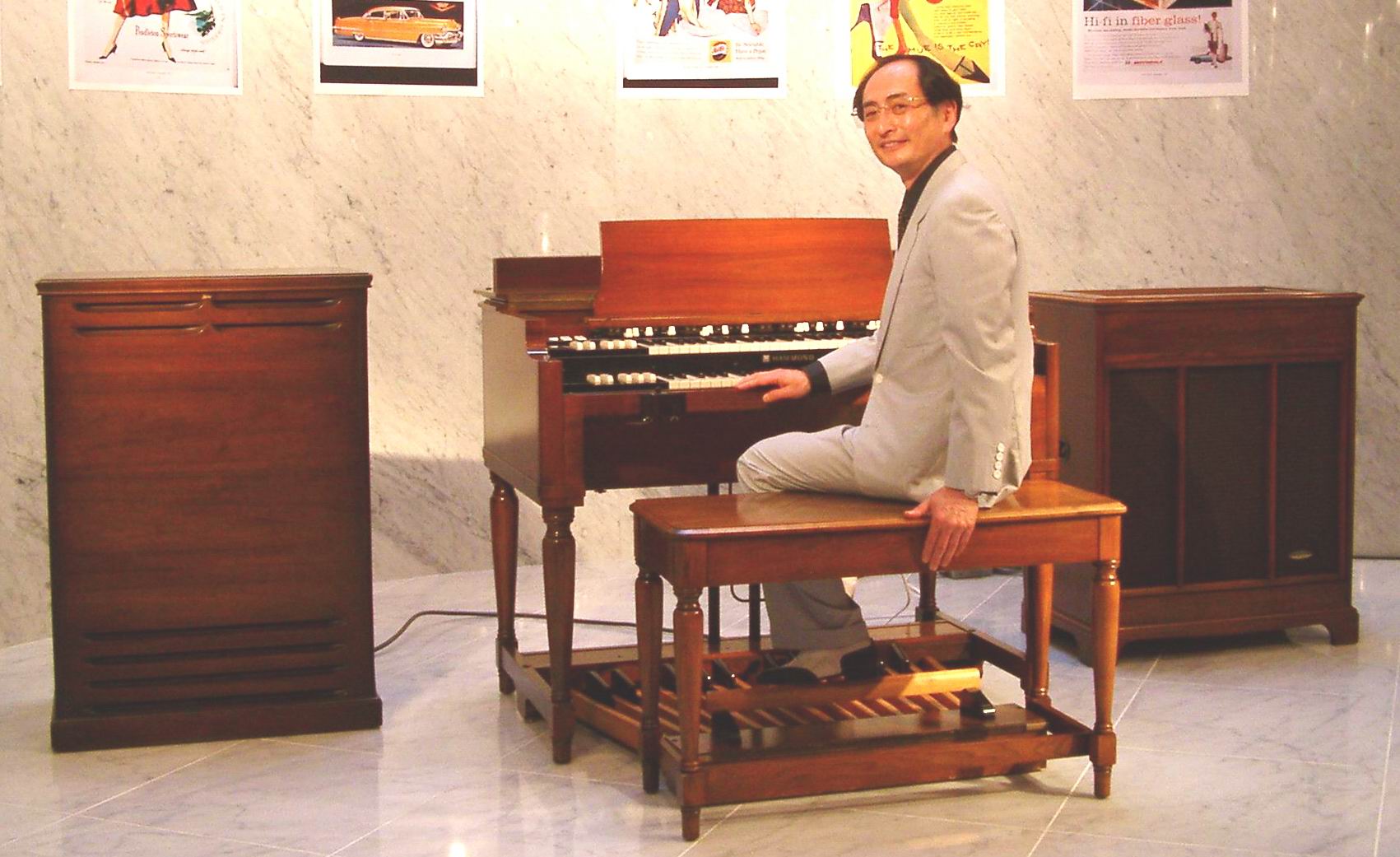 Jazz Hammond Organist Hitoshi Toshi Asano 略歴